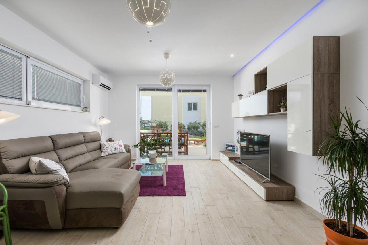 Lux Apartment Sandra มาคาร์สกา ภายนอก รูปภาพ